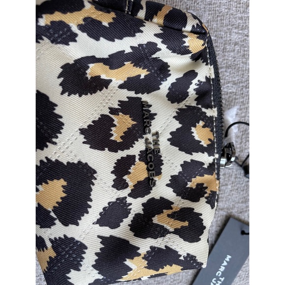 Marc Jacob’s print makeup bag - Picture 4 of 4